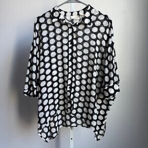 Chico's sz‎ 0 black white polkadot button down blouse